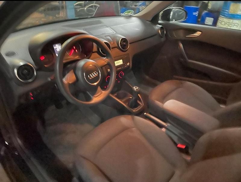 Gebraucht Audi A1 Design 86 PS (63 kW) 2010 Schwarz Kleinwagen