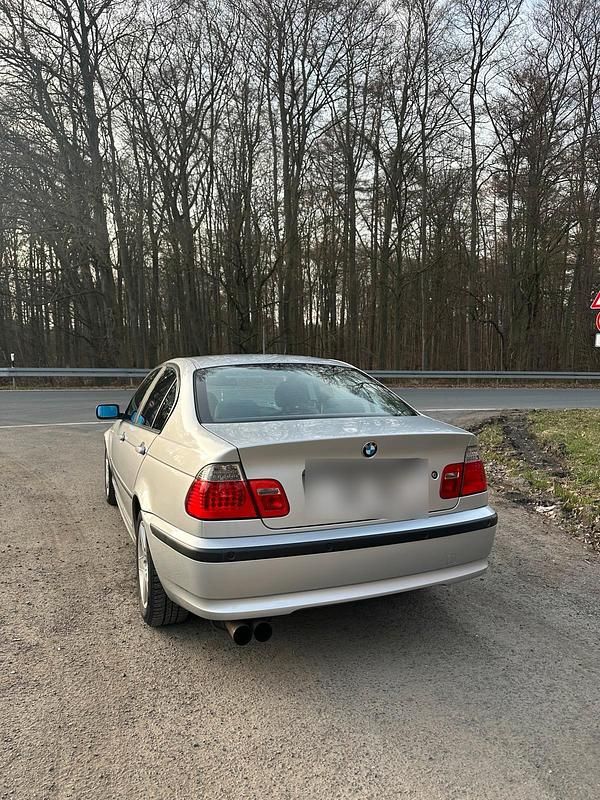 Gebraucht BMW 318 143 PS (105 kW) 2003 Silber Limousine