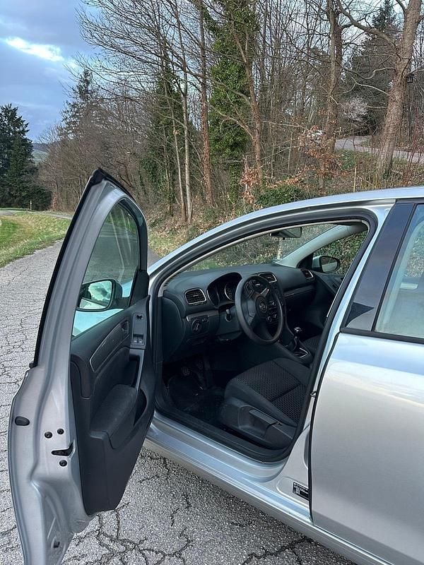 Usata VW Golf VI 110 CV (80 kW) 2009 Argento Utilitaria