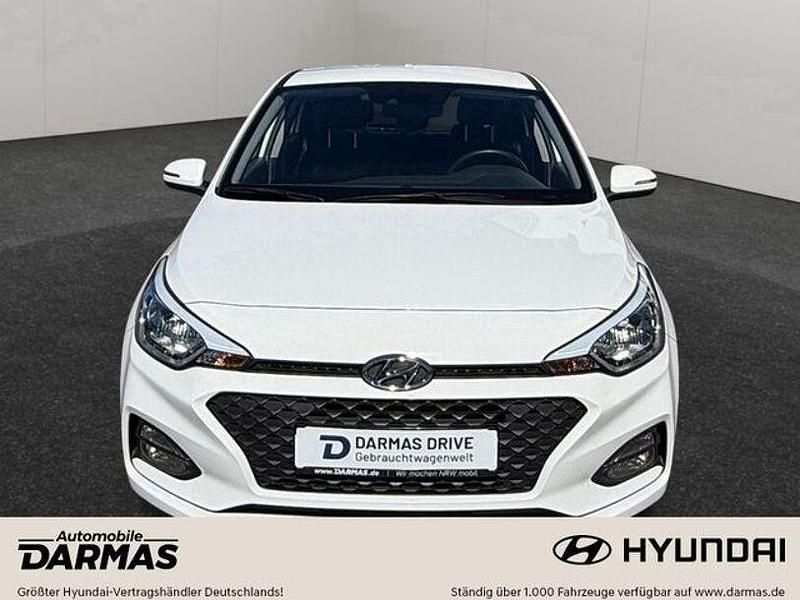 Gebraucht Hyundai i20 84 PS (61 kW) 2019 Weiß Kleinwagen