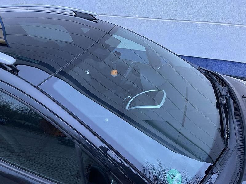 Gebraucht Peugeot 207 Filou 95 PS (69 kW) 2011 Schwarz Kombi