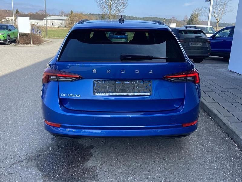 Second-hand Skoda Octavia Style 204 CP (150 kW) 2022 Albastru Break