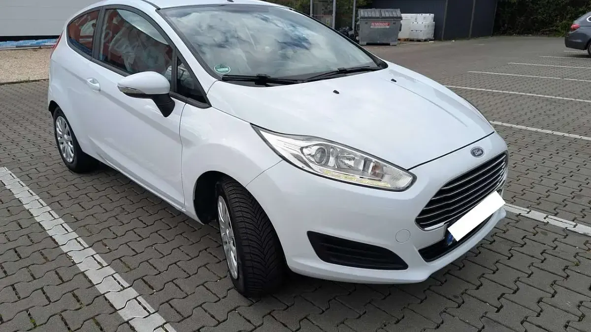 Usata Ford Fiesta Titanium 60 CV (44 kW) 2015 Bianco Utilitaria