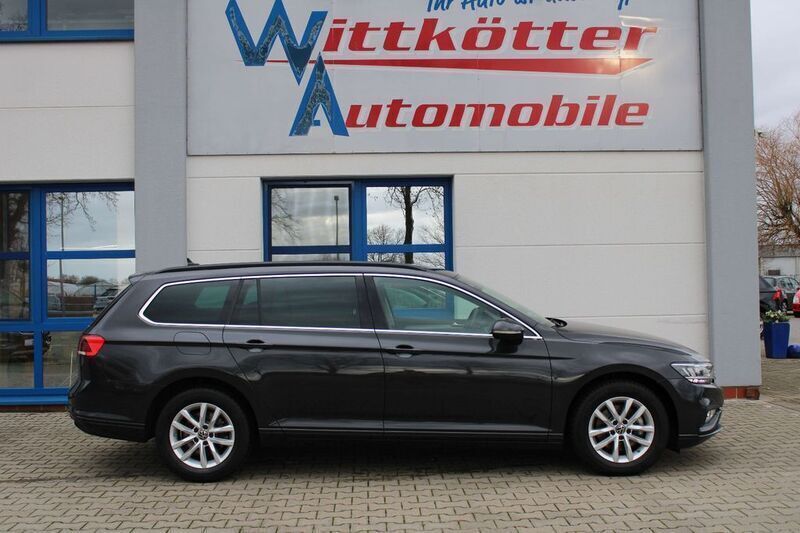 Grau Gebraucht 2021 VW Passat Business Kombi | 24.900 € (Fairer Preis) - Bild 1/4