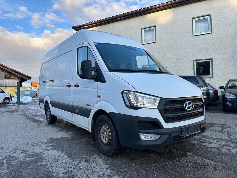 Gebraucht Hyundai H 350 150 PS (110 kW) 2017 Weiß Van