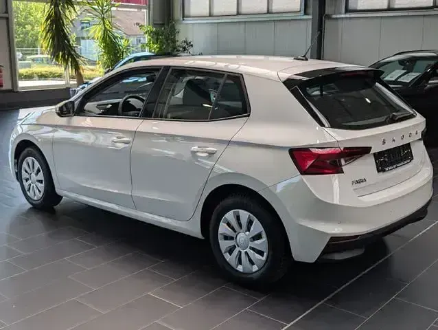 Gebraucht Skoda Fabia Active 65 PS (47 kW) 2023 Weiß Kleinwagen