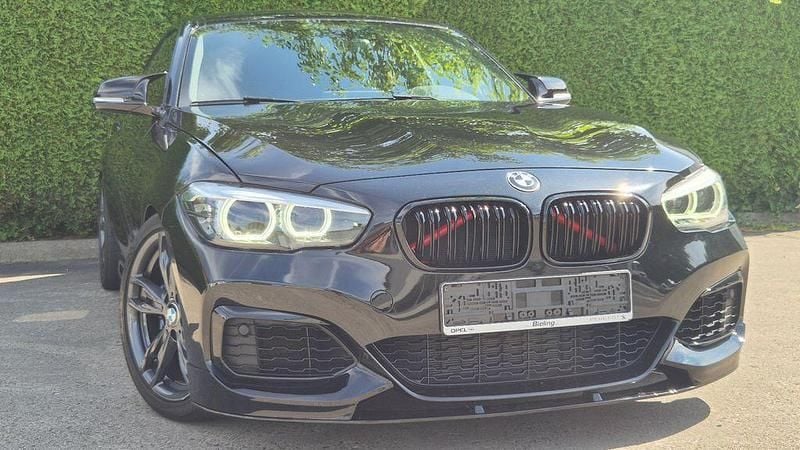 Schwarz Gebraucht 2018 BMW M140 M Sport Limousine | 29.900 € (Guter Preis) - Bild 1/4