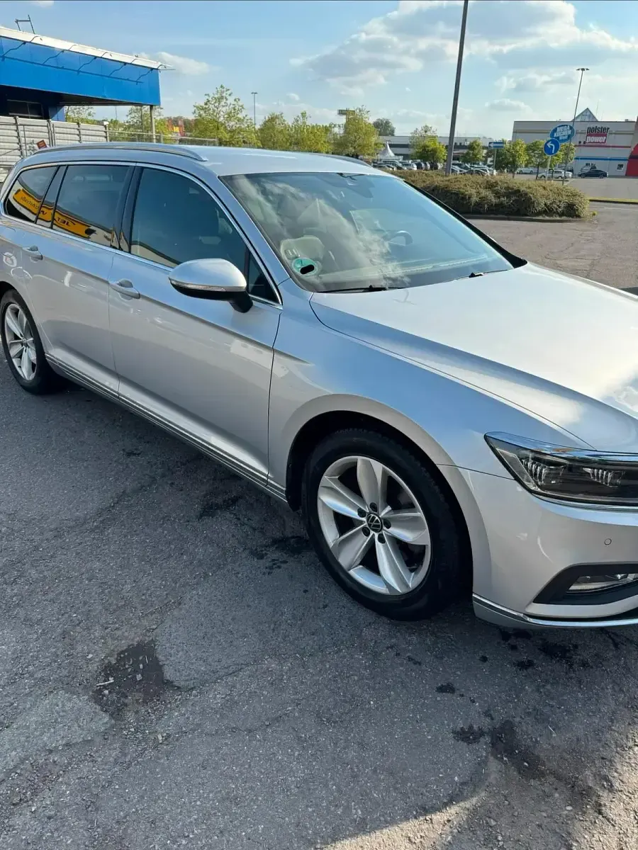 Gebraucht VW Passat 200 PS (147 kW) 2021 Silber Kombi