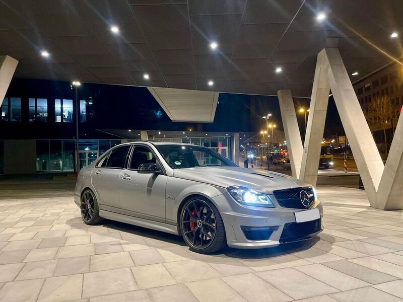 Grau Gebraucht 2014 Mercedes C63 AMG AMG Limousine | 62.000 € (Etwas zu teuer) - Bild 1/4