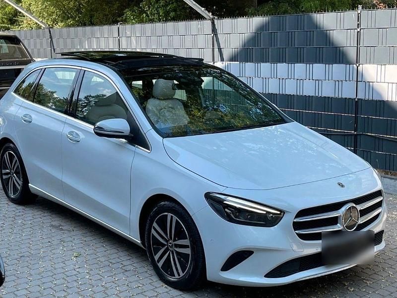 Gebraucht Mercedes B220 190 PS (139 kW) 2020 Weiß Van / Kleinbus