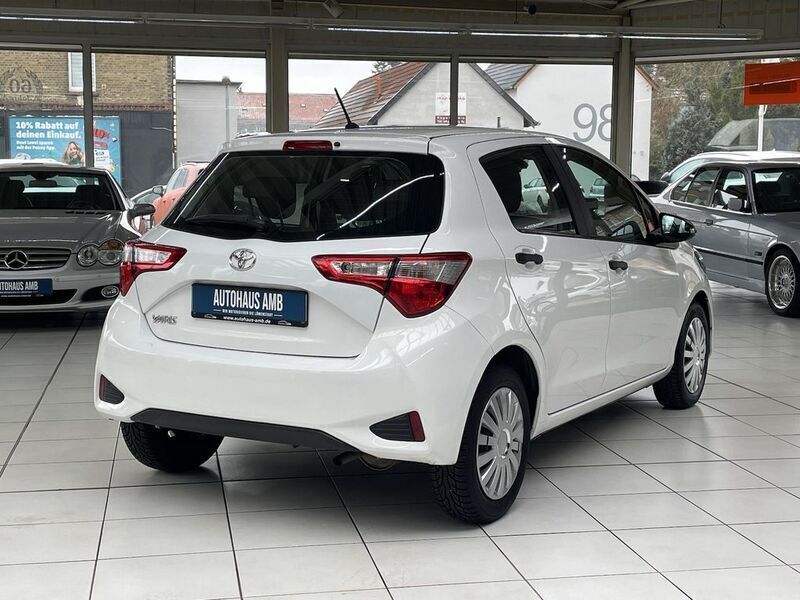Gebraucht Toyota Yaris Basis 72 PS (52 kW) 2018 Super white 2 Kleinwagen