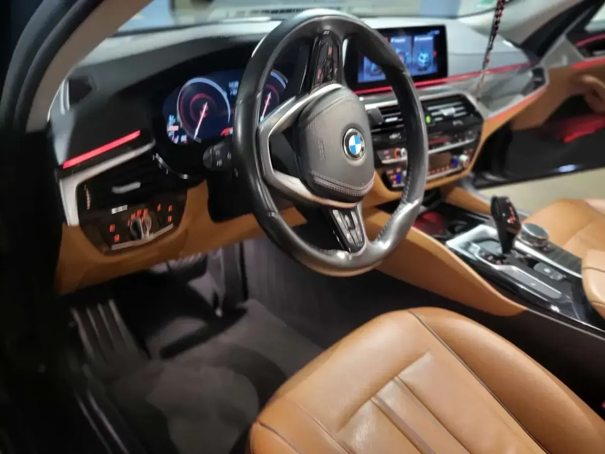 Gebraucht BMW 530 Gran Turismo Luxury Line 258 PS (189 kW) 2017 Coupé