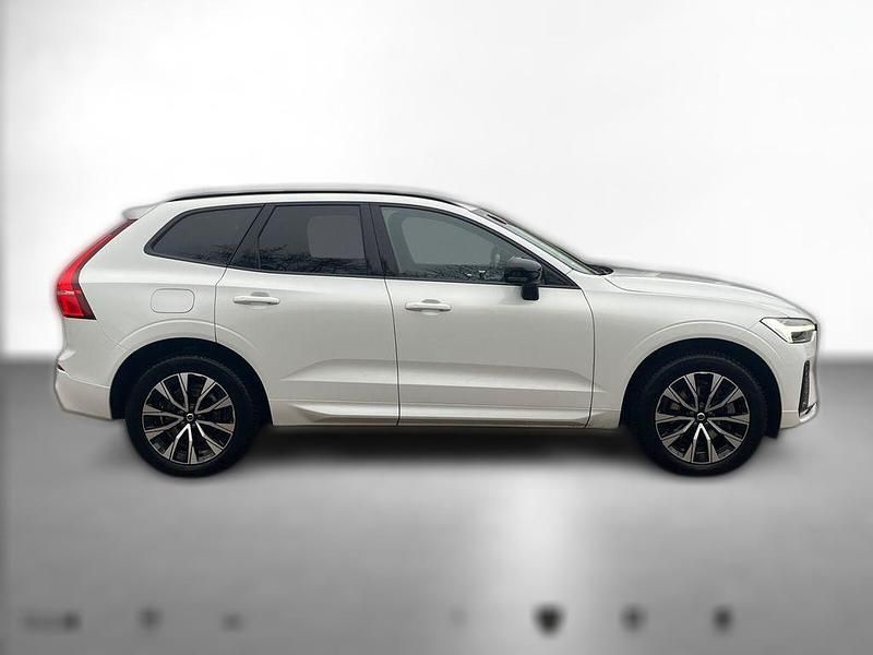 Gebraucht Volvo XC60 Plus 250 PS (183 kW) 2024 Weiß metallic SUV