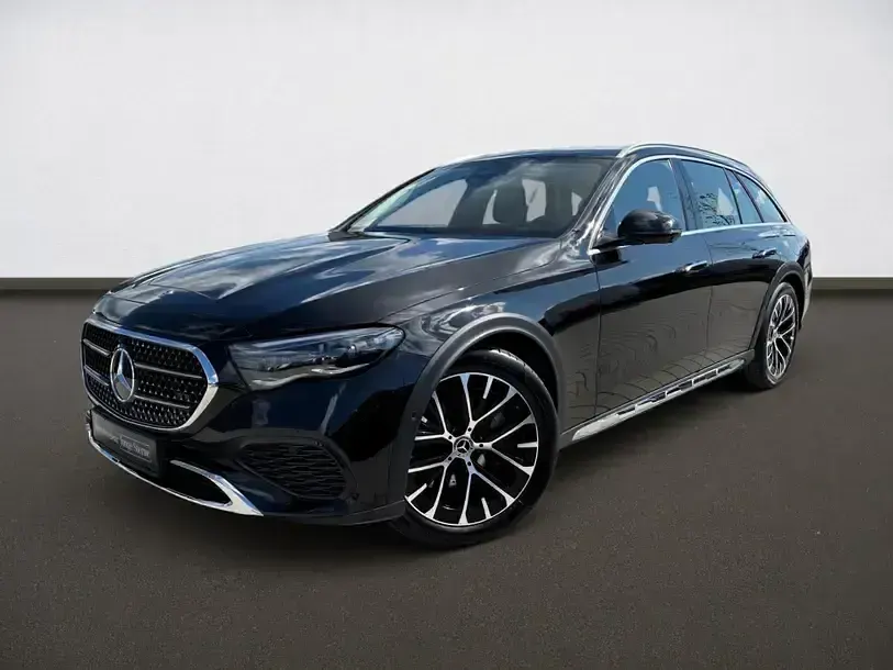 Gebraucht Mercedes E300 313 PS (230 kW) 2025 Metalliclack obsidianschwarz Kombi