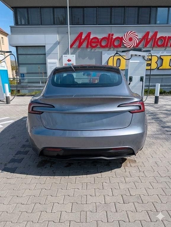 Gebraucht Tesla Model 3 RWD 208 kW (283 PS) 2025 Grau Limousine