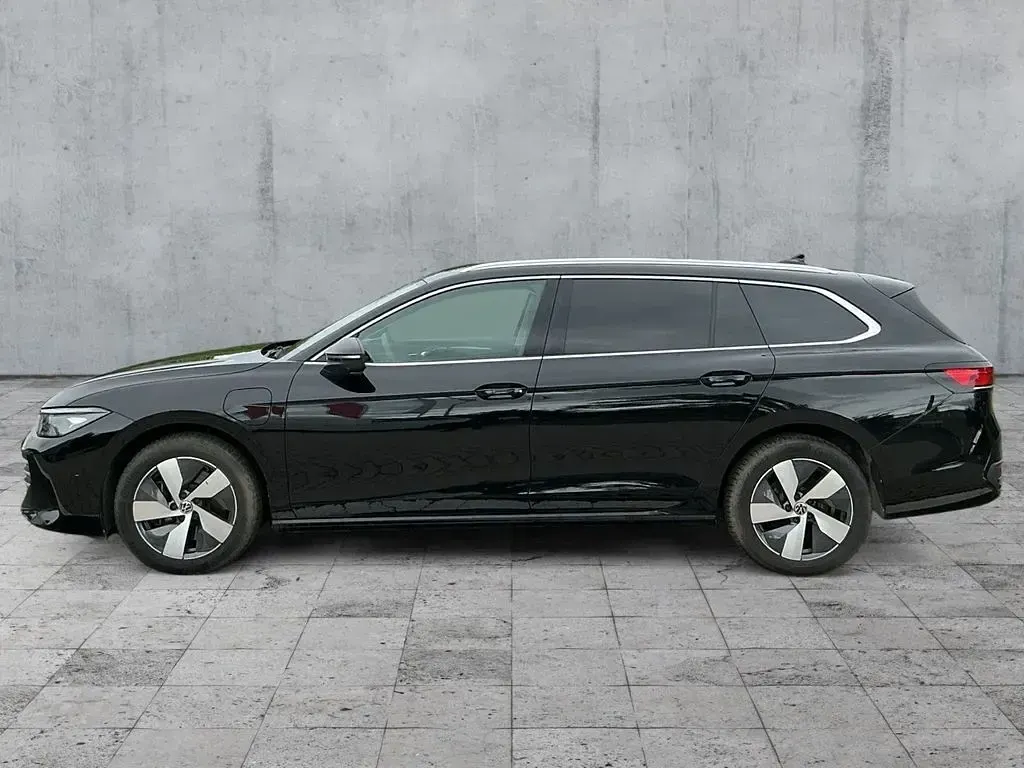Gebraucht VW Passat Business 204 PS (150 kW) 2025 Schwarz Kombi