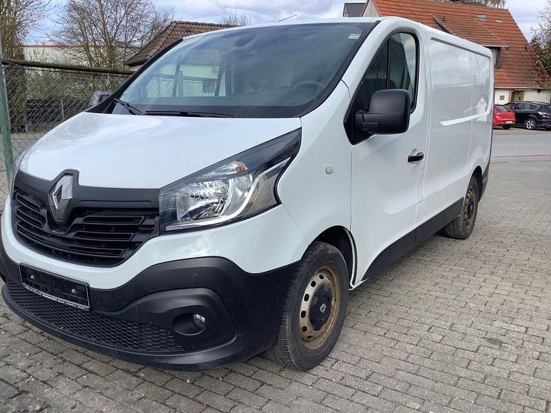 Second-hand Renault Trafic 95 CP (69 kW) 2017 Alb Monovolum