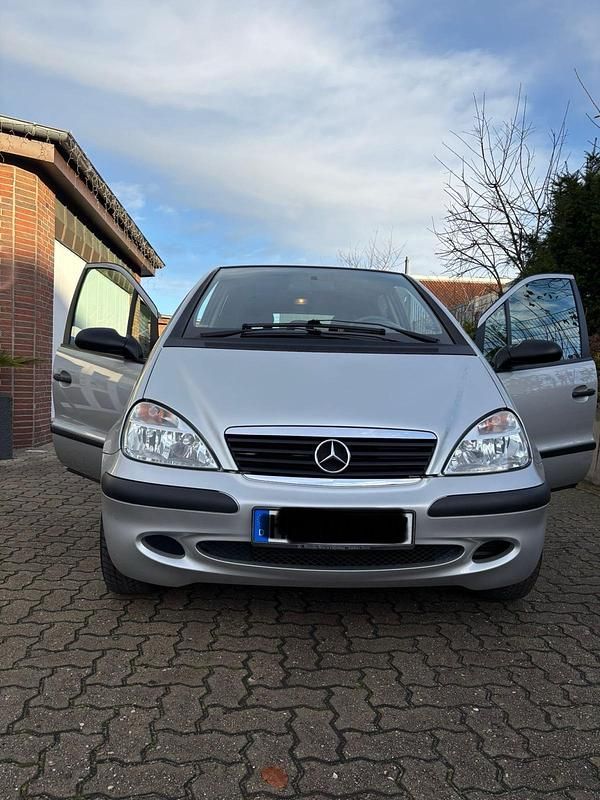 Silber Gebraucht 2003 Mercedes A140 Limousine | 3.999 € - Bild 1/4
