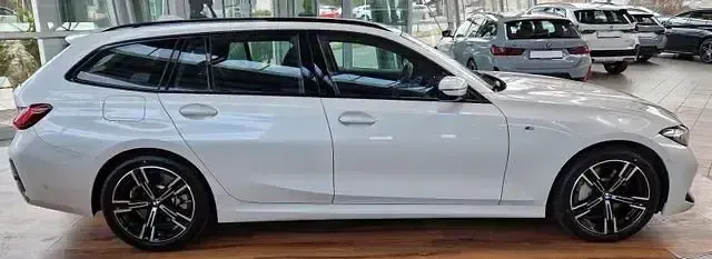 Gebraucht BMW 330 M Sport 245 PS (180 kW) 2024 Weiß Limousine