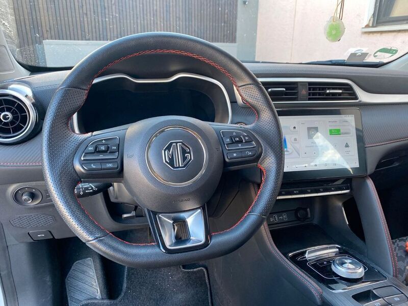 Gebraucht MG ZS 130 kW (177 PS) 2022 Weiß Limousine