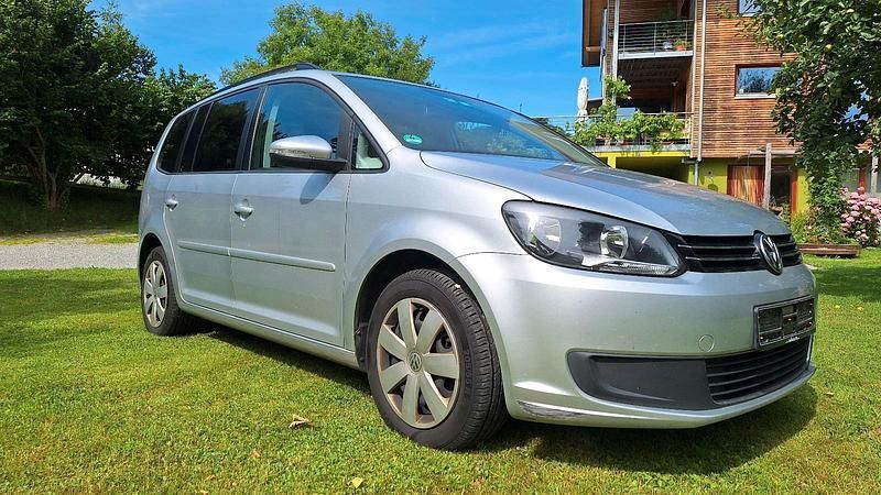 Silber Gebraucht 2014 VW Touran Comfortline Van / Kleinbus | 4.500 € - Bild 1/4