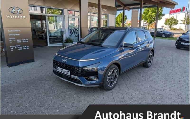 Vibrant blue/ phantom black / mi Gebraucht 2025 Hyundai Bayon Prime SUV | 26.990 € (Teuer) - Bild 1/4