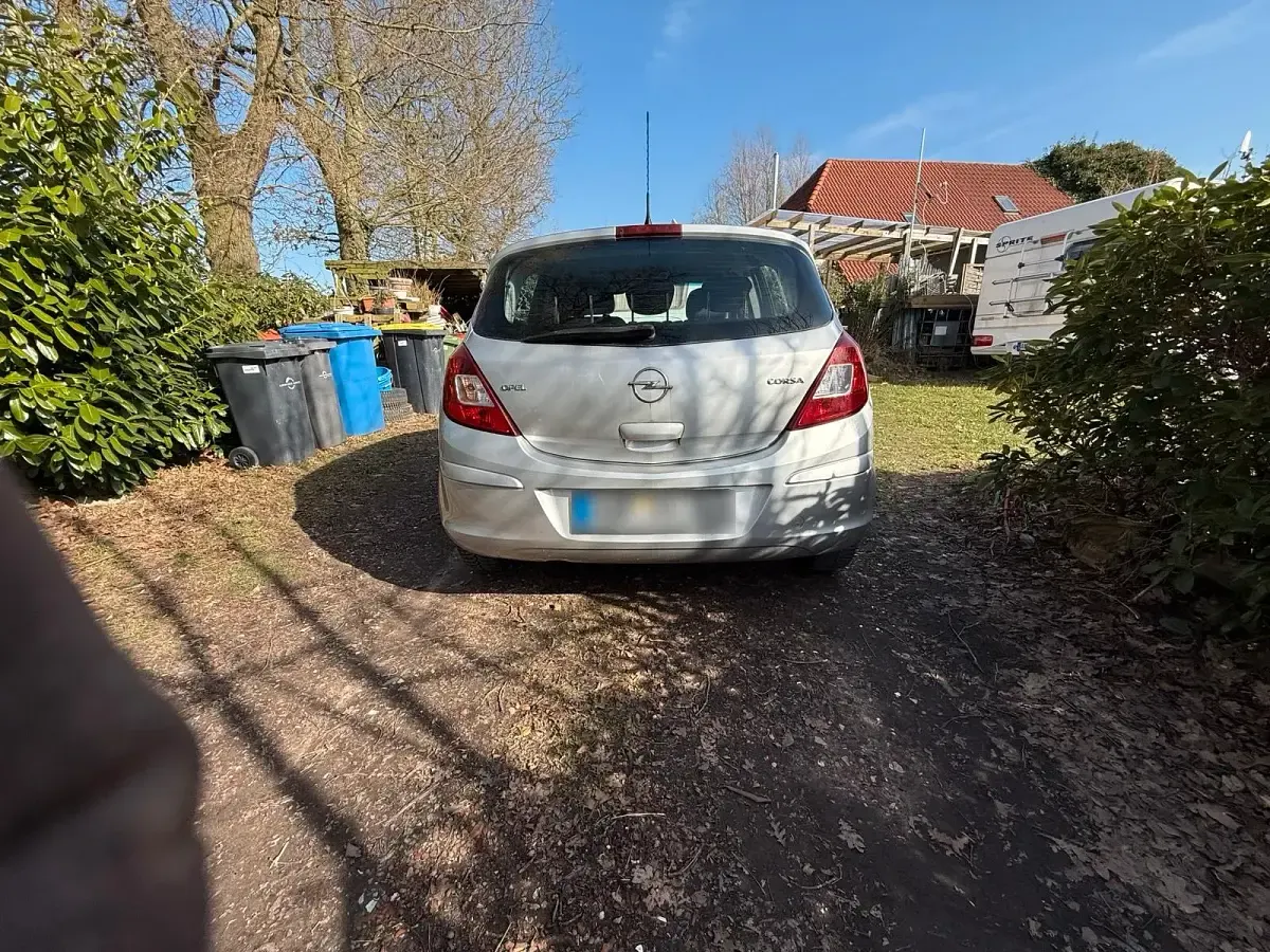Gebraucht Opel Corsa 80 PS (58 kW) 2009 Silber Kleinwagen