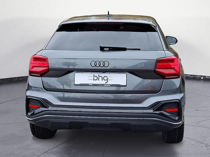 Neu Audi Q2 S-Line 150 PS (110 kW) 2025 Grau SUV