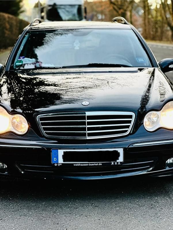Gebraucht Mercedes 180 143 PS (105 kW) 2005 Schwarz Limousine