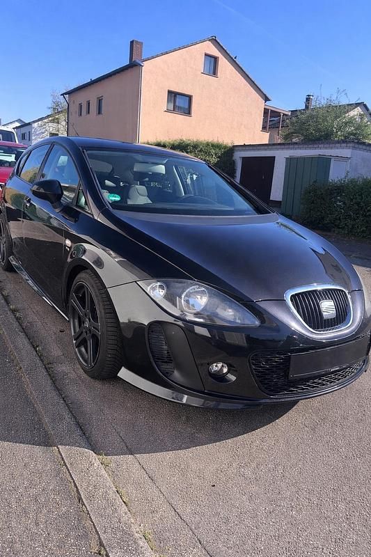 Gebraucht Seat Leon Reference 122 PS (89 kW) 2011 Schwarz Kleinwagen