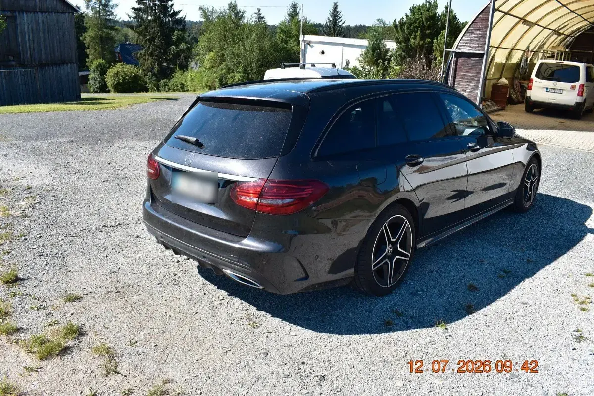Gebraucht Mercedes C220 194 PS (142 kW) 2020 Schwarz Limousine