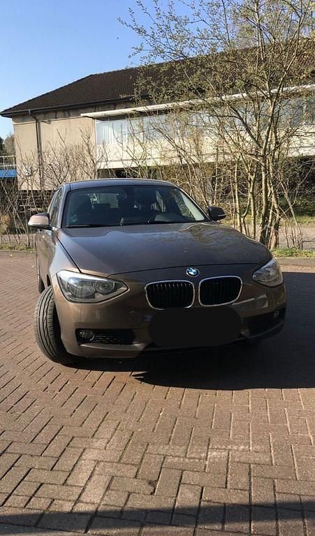 Braun Gebraucht 2014 BMW 116 Sport Line Kleinwagen | 8.400 € (Fairer Preis) - Bild 1/4