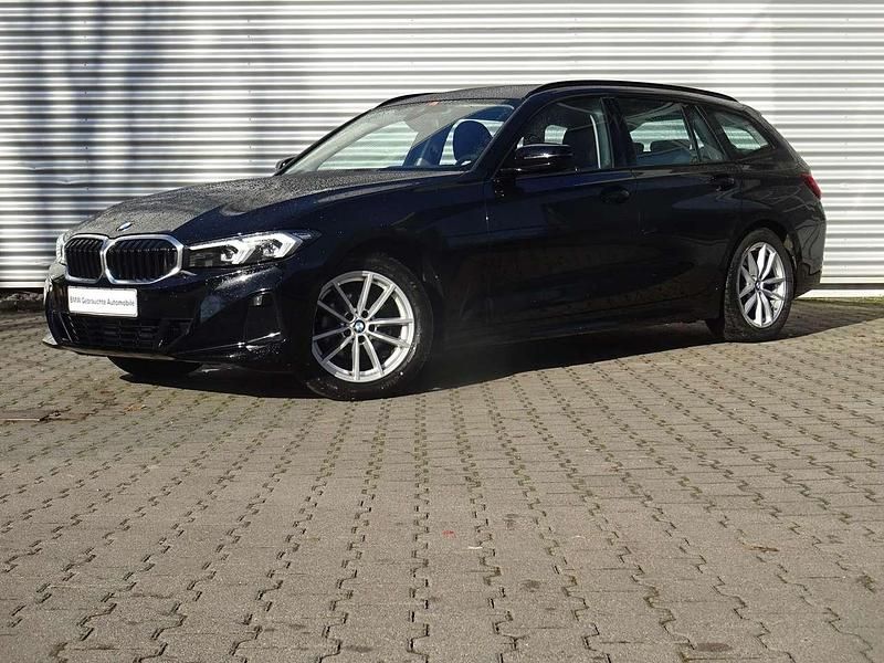 Gebraucht BMW 318 156 PS (114 kW) 2023 Schwarz uni Kombi
