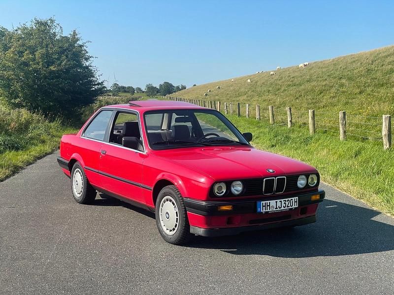 Rot Gebraucht 1989 BMW 320 Limousine | 8.150 € - Bild 1/4