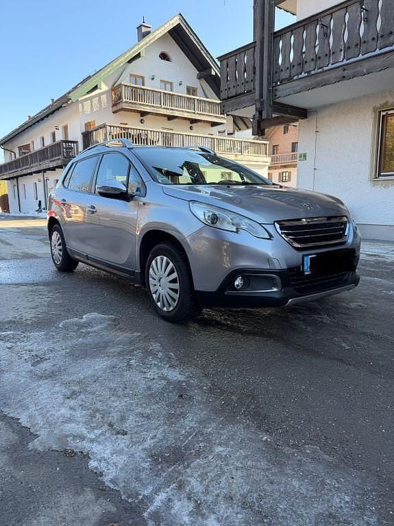 Gebraucht Peugeot 2008 Style 92 PS (67 kW) 2015 Silber SUV