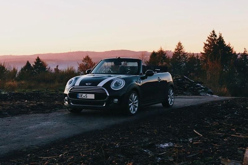 Schwarz Gebraucht 2017 Mini Cooper Kleinwagen | 15.800 € (Etwas zu teuer) - Bild 1/4
