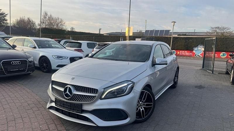 Gebraucht Mercedes A180 AMG line 122 PS (89 kW) 2018 Silber Limousine