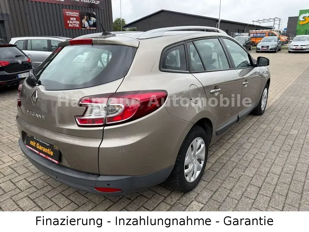 Gebraucht Renault Mégane Expression 110 PS (80 kW) 2012 Beige Limousine