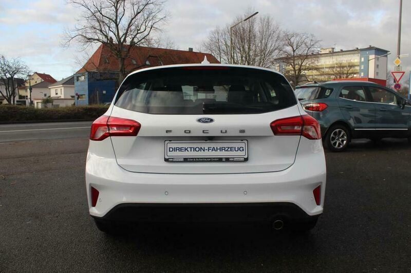 Gebraucht Ford Focus Titanium 125 PS (91 kW) 2019 Weiß Limousine