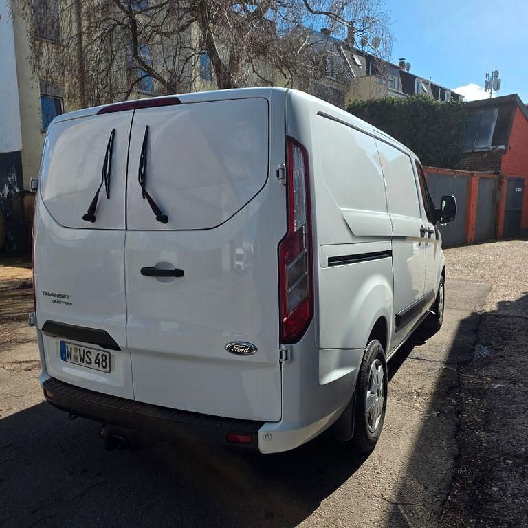 Second-hand Ford Transit Custom 105 CP (77 kW) 2021 Alb Monovolum