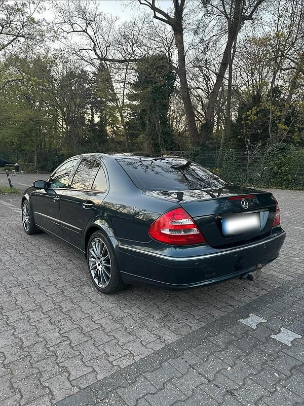 Gebraucht Mercedes E280 177 PS (130 kW) 2004 Schwarz Limousine