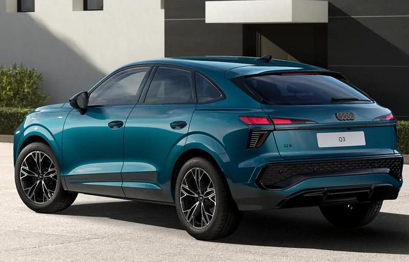 Neu Audi Q3 Sportback Ambiente 150 PS (110 kW) 2025 Malpeloblau metallic SUV