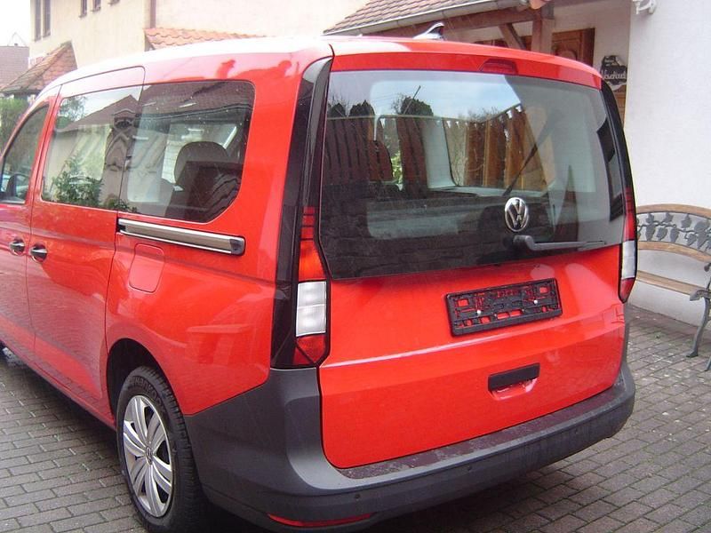 Gebraucht VW Caddy Maxi 122 PS (89 kW) 2021 Rot Van / Kleinbus
