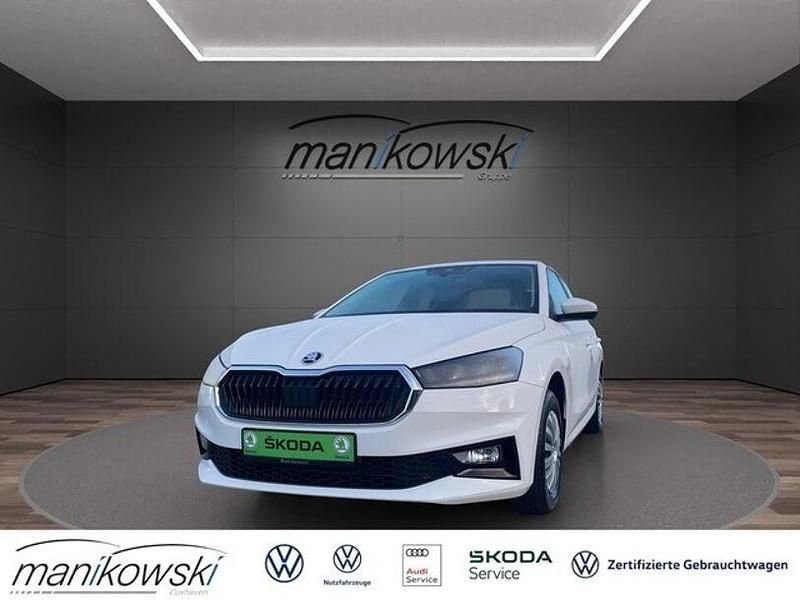 Weiß Gebraucht 2024 Skoda Fabia Essence Kleinwagen | 16.912 € (Fairer Preis) - Bild 1/4