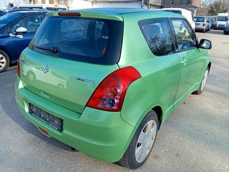 Gebraucht Suzuki Swift 92 PS (67 kW) 2010 Grün Kleinwagen