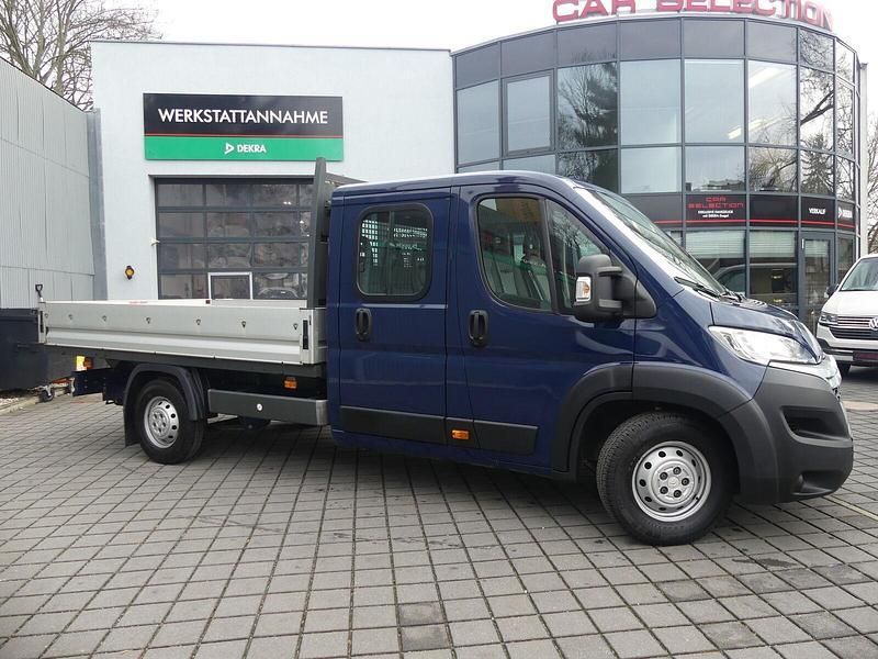 Farbe blau imperial/deckende l Gebraucht 2021 Citroën Jumper Van / Kleinbus | 20.799 € (Fairer Preis) - Bild 1/4
