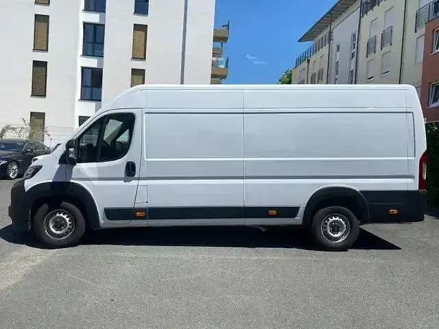 Gebraucht Peugeot Boxer 140 PS (102 kW) 2025 Weiss Van