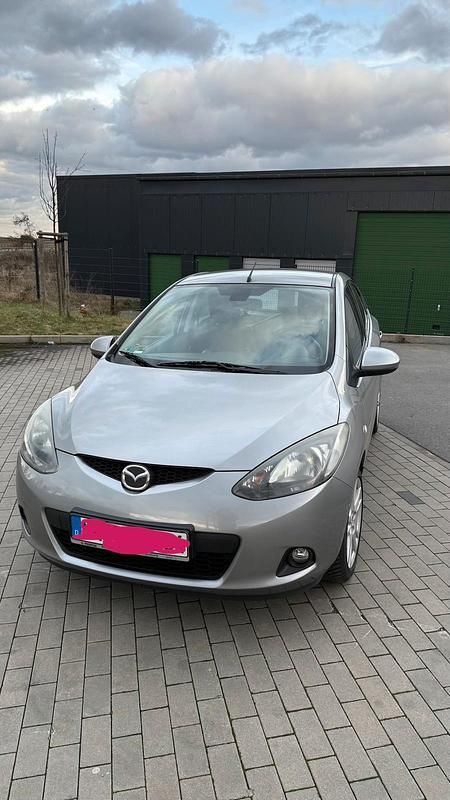 Gebraucht Mazda 2 80 PS (58 kW) 2009 Silber Kleinwagen