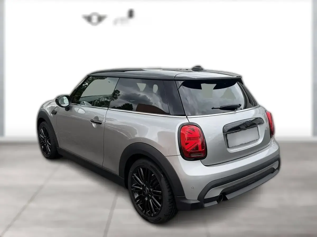 Gebraucht Mini Cooper Classic 136 PS (100 kW) 2024 Grau metallic Kleinwagen