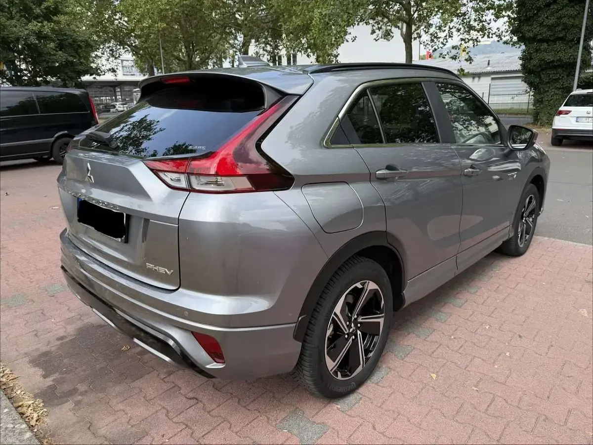 Gebraucht Mitsubishi Eclipse Cross Plus 98 PS (72 kW) 2022 Grau SUV